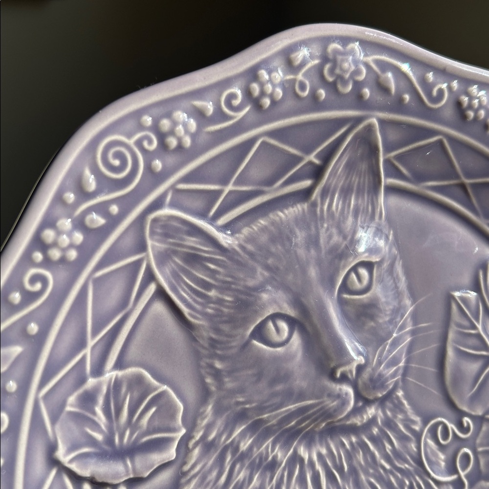 SALE Portugal The Meow Collection Patricia BA Shea Purple Majolica Cat Plates - Picture 7 of 16
